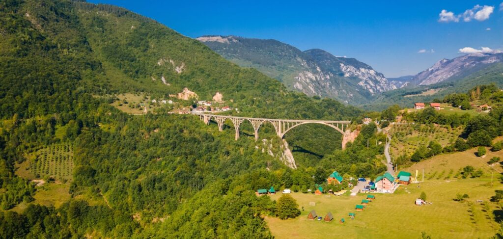 Most na Đurđevića Tari – simbol kanjona Tare i Durmitora